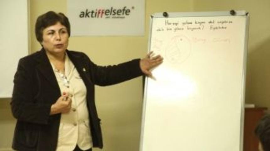 Ak&ccedil;al: &ldquo;d&uuml;nyadaki Kaosun Sebebi Liderlerin Korku Ve Endişeleridir&rdquo;