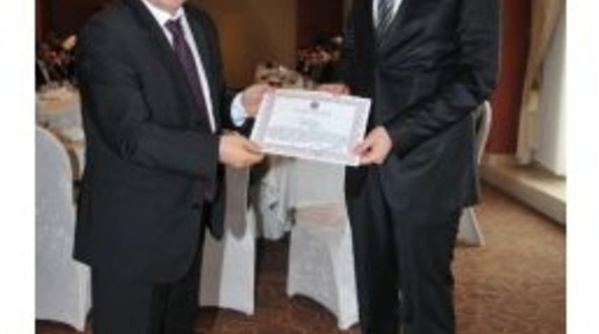 Afyonkarahisar Valiliği &Ouml;zel Kalem M&uuml;d&uuml;r&uuml; Zengin&rsquo;e Veda Yemeği