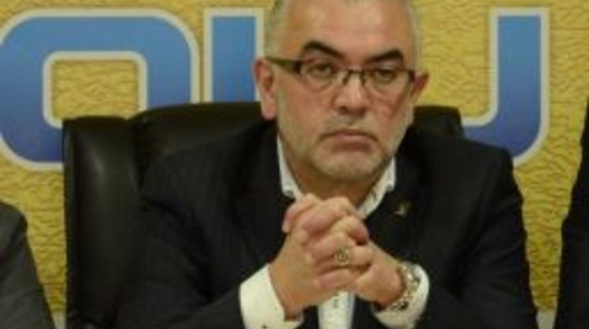 &Ouml;mer Sayın&rsquo;dan Pankart A&ccedil;ıklaması