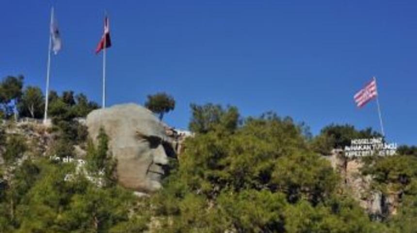 Dev Antalyaspor Bayrağı Kepez Semalarında