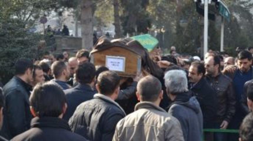 Fabrikada &Ccedil;ıkan Yangında Hayatını Kaybeden İş&ccedil;i Son Yolculuğuna Uğurlandı