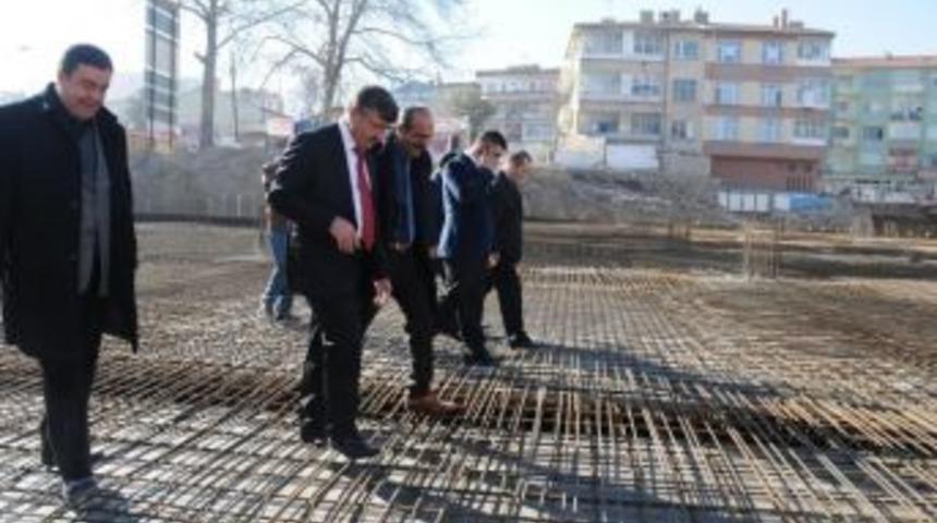 Kent Meydanı İnşaatı Devam Ediyor