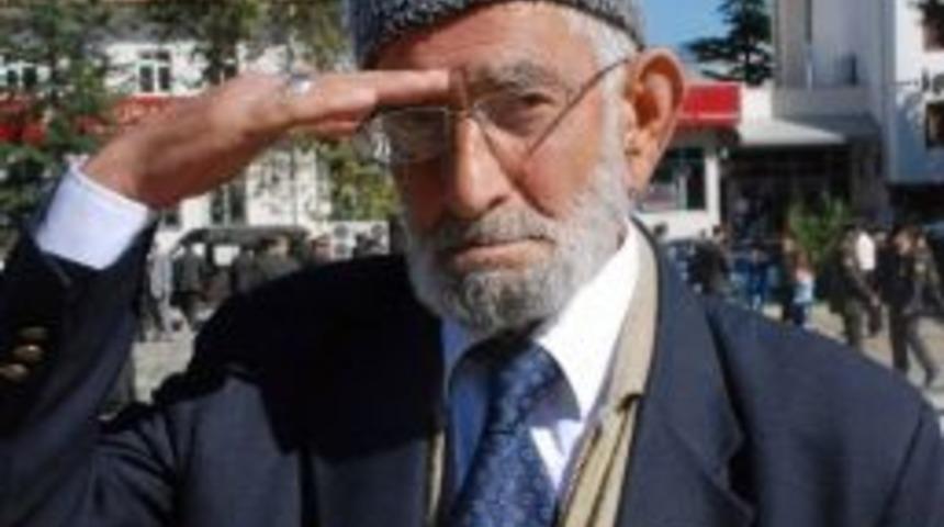 Kore Gazisi Toprağa Verildi