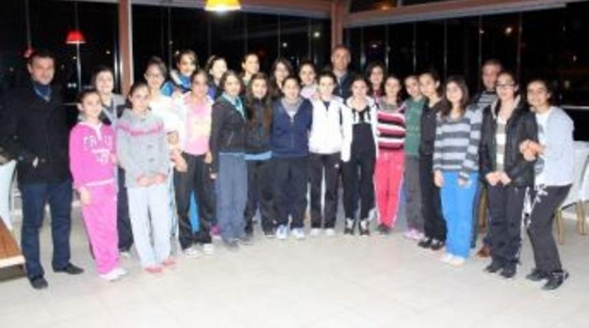 Başkan Erim&rsquo;den Basketbolculara Moral Yemeği