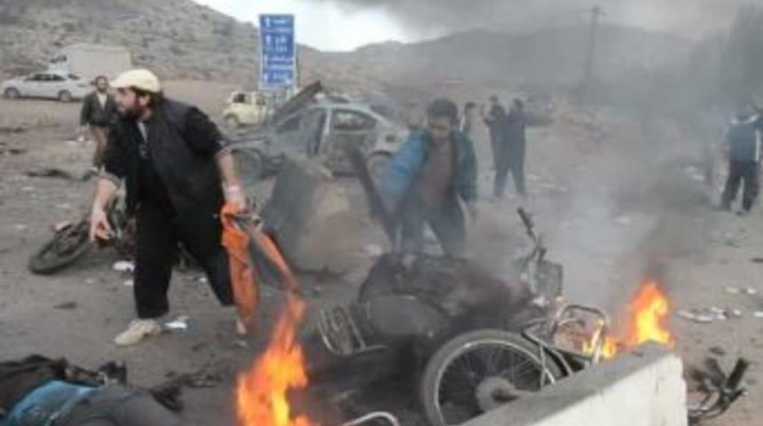 Sınırda Bombalı 2 Ara&ccedil; Patlatıldı