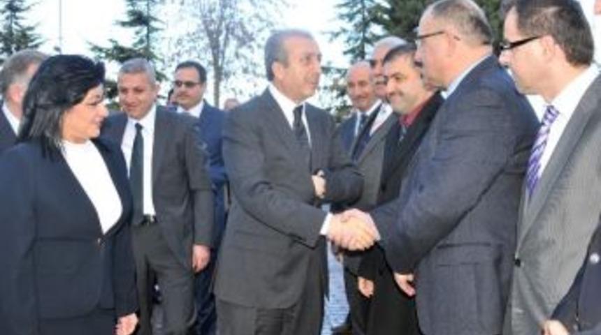 Bakan Eker, T&uuml;rkiye'nin İlk Geofit Bah&ccedil;esinin Temelini Attı
