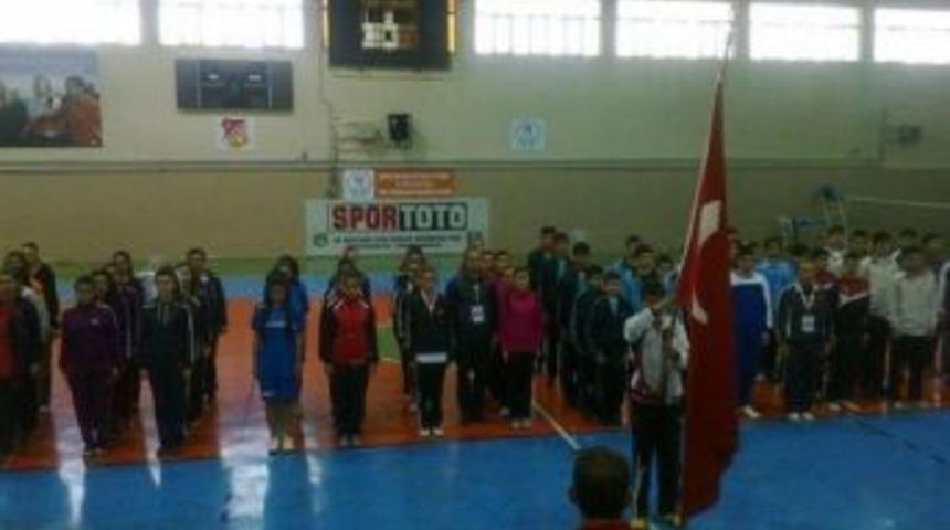 Badminton Grup M&uuml;sabakalarına Erzincan Ev Sahipliği Yapıyor