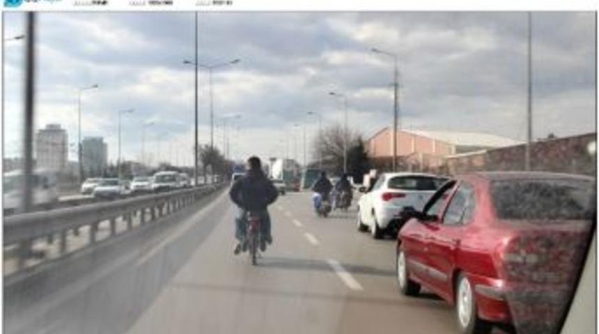 Şehirlerarası Yolda Tehlikeli Oyun