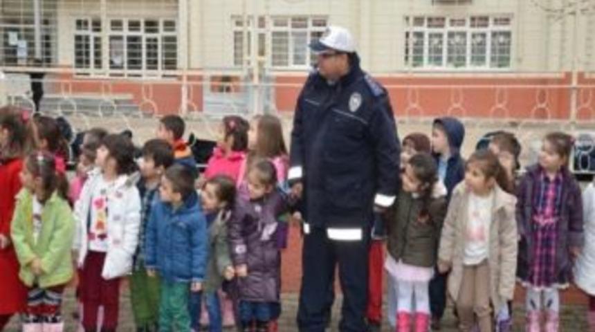 Kırklareli'de &Ouml;ğrencilere Uygulamalı Trafik Eğitimi