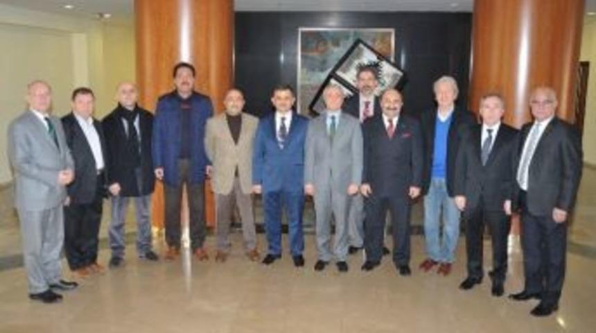 Huzur Sevenler Derneği'nden Rekt&ouml;r Prof. Dr. G&uuml;ndoğan&rsquo;a Ziyaret