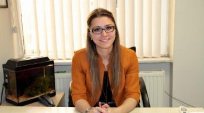 &ldquo;&ccedil;ocuklara Oynamak Ve Okumak Yakışır, Evlenmek Değil&rdquo;