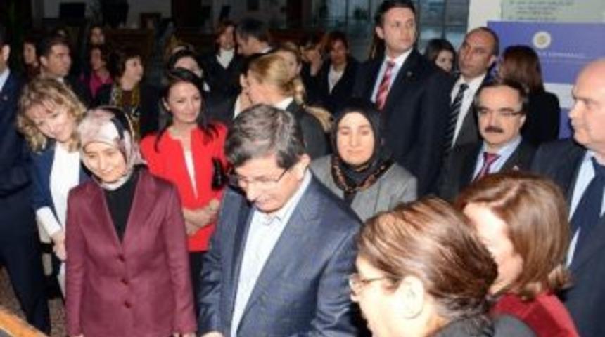 Bakan Davutoğlu "t&uuml;rk Ve İslam" Temalı Sergiyi Gezdi
