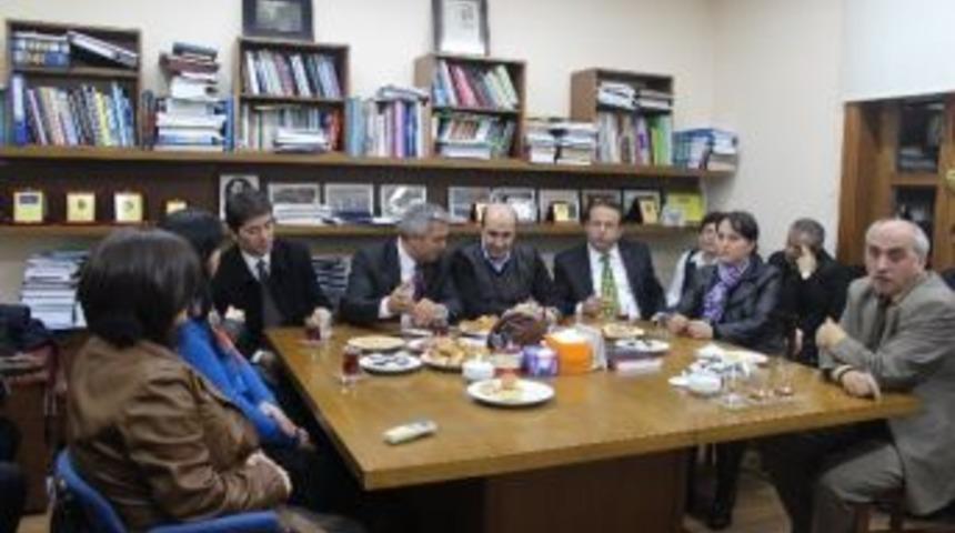 Chp Trabzon B&uuml;y&uuml;kşehir Belediye Başkan Adayı Canalioğlu, Mimarlar Odasını Ziyaret Etti