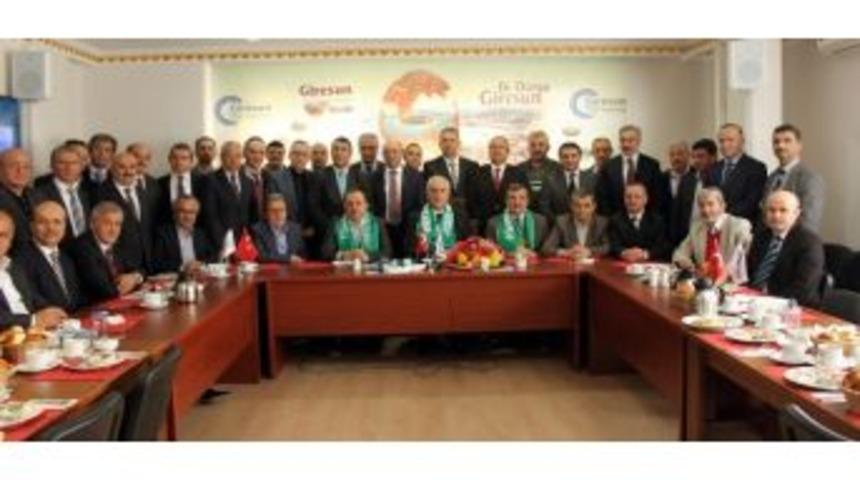 Vali Mutlu Giresunlu'larla Buluştu