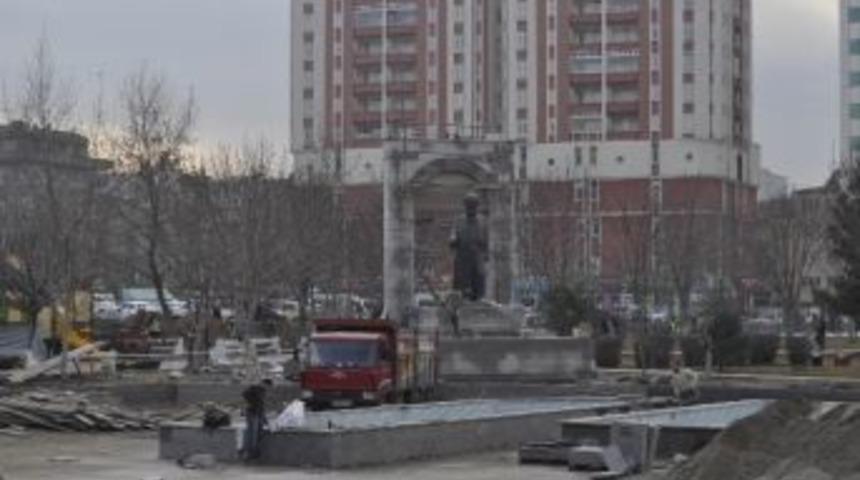 Mimarsinan Heykelinin Yeri Değiştirildi