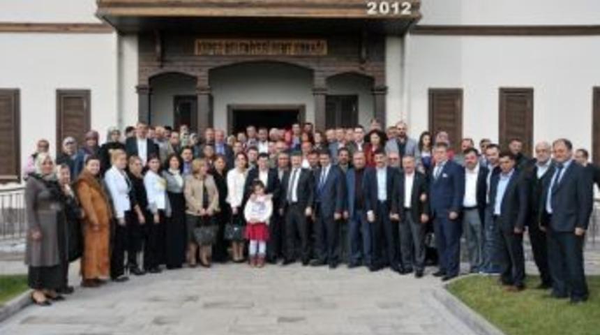 T&uuml;t&uuml;nc&uuml;, Meclis &Uuml;yeleri Ve Aday Adayları İle Bir Araya Geldi