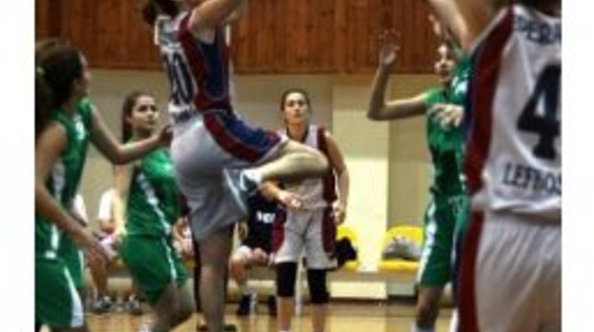 Urla Bayan Basketbol Takımı Kıbrıs Deplasmanından Da Eliboş D&ouml;nd&uuml;