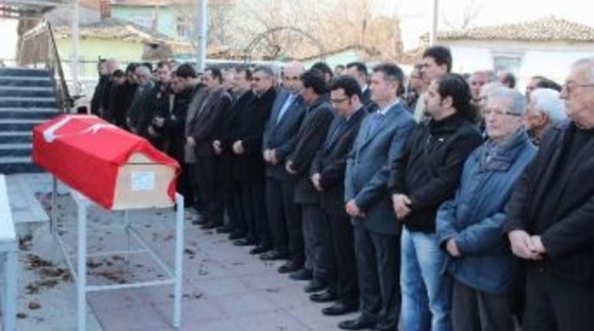 İntihar Eden Hakim Toprağa Verildi