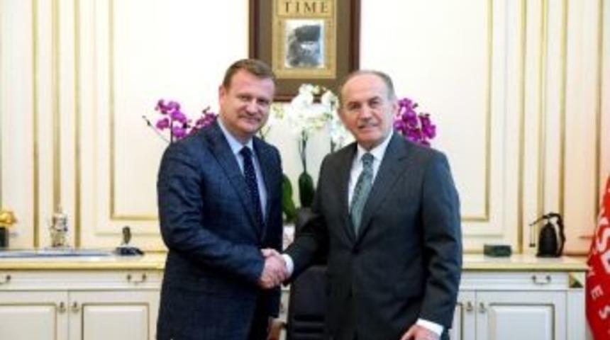 Kadir Topbaş&rsquo;tan Mehmet Daniş&rsquo;e Destek