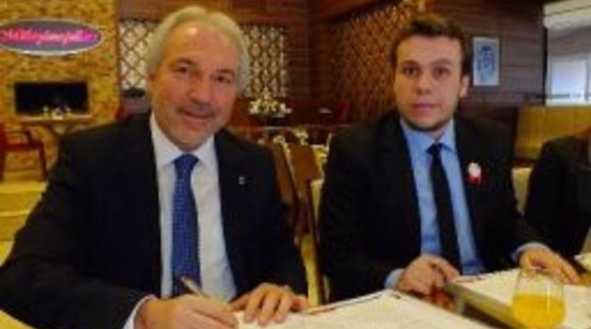 Kamil Sara&ccedil;oğlu Gen&ccedil;lere S&ouml;z Verdi
