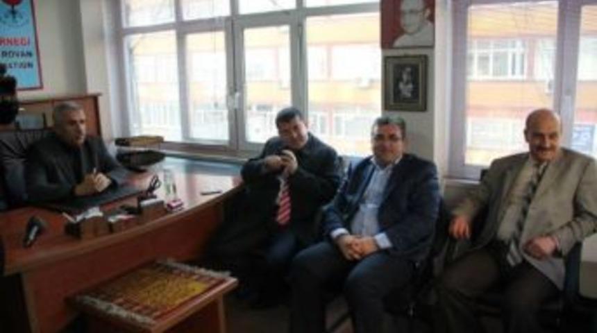 Ağbaba, İnsan Hakları Derneği&rsquo;ni Ziyaret Etti