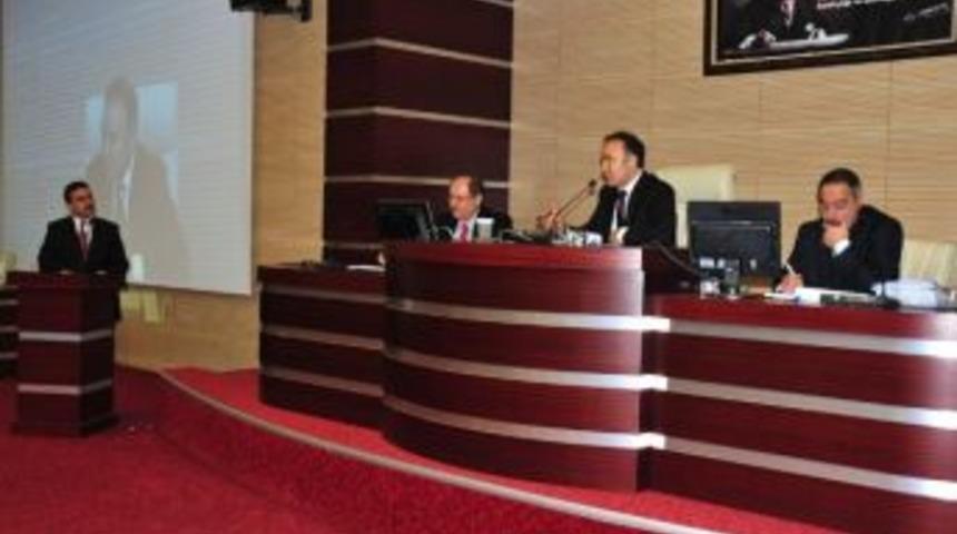 Erzurum Valisi Dr. Ahmet Altıparmak: &ldquo;kim &Ccedil;alışıyor, &Uuml;retiyorsa O Bizim Başımızın Tacıdır&rdquo;