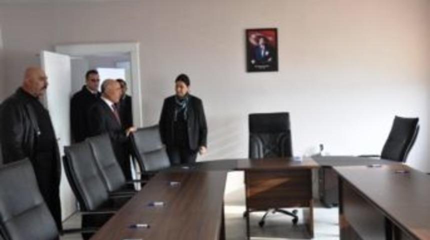 Vali Pek &Ccedil;evre Ve Şehircilik İl M&uuml;d&uuml;rl&uuml;ğ&uuml; Yeni Hizmet Binasını İnceledi