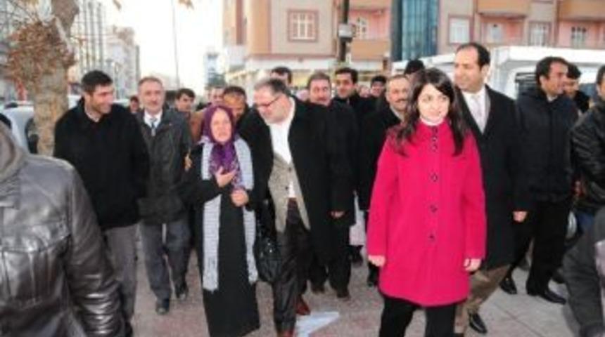 Başkan Adayı G&uuml;la&ccedil;ar&rsquo;dan Esnaf Ziyareti