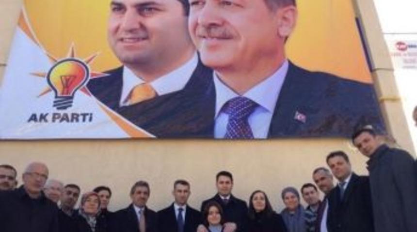 Eroğlu, Se&ccedil;im &Ccedil;alışmalarını S&uuml;rd&uuml;r&uuml;yor