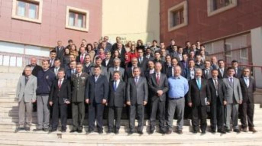 Yozgat Valisi Abdulkadir Yazıcı, &ldquo;&ouml;ğrencilere Matematik Dersini Sevdirmede &Ouml;ğretmenlere &Ouml;nemli G&ouml;revler D&uuml;ş&uuml;yor&rdquo;