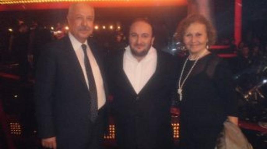 Başkan Akdemir Hasan Doğru&rsquo;yu Canlı Yayında Tebrik Etti