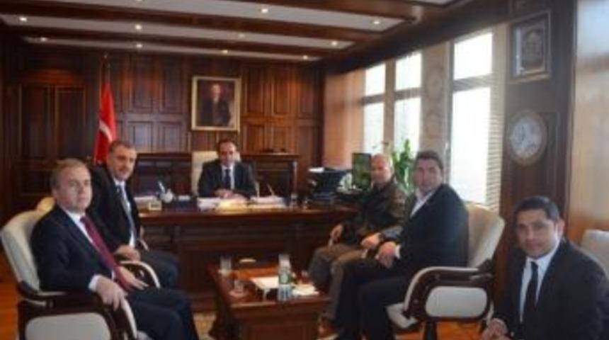 Ak Parti Heyeti, Milli Emlak Genel M&uuml;d&uuml;r&uuml;n&uuml; Ziyaret Etti