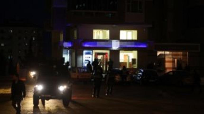 Bankada Bombalı Eylem Paniği
