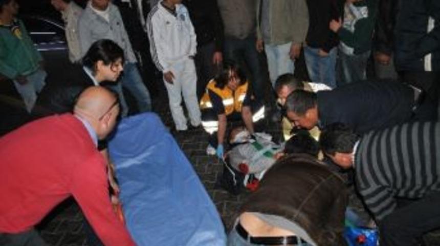 Sel&ccedil;uk'ta Feci Kaza: 3 Yaralı