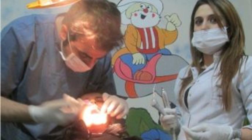 &Ouml;ğrenciler Diş Sağlığı Hakkında Bilgilendiriliyor
