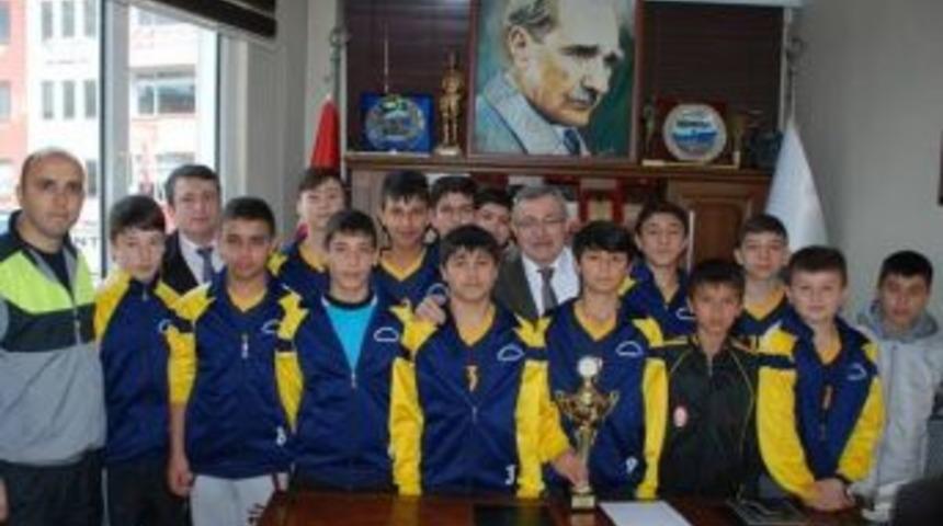 Şampiyon Takımdan Başkan&rsquo;a Ziyaret