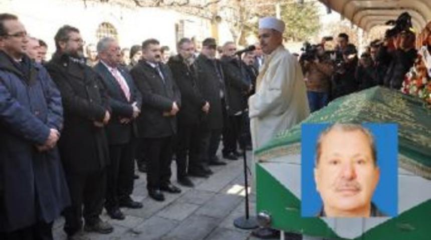 Soner Yal&ccedil;ın'ın Babası Toprağa Verildi