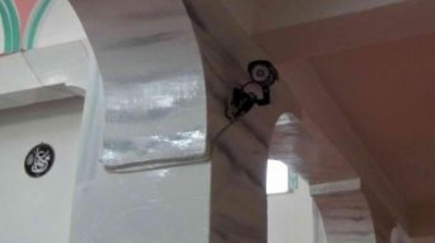 Camide G&uuml;venlik Kamerası