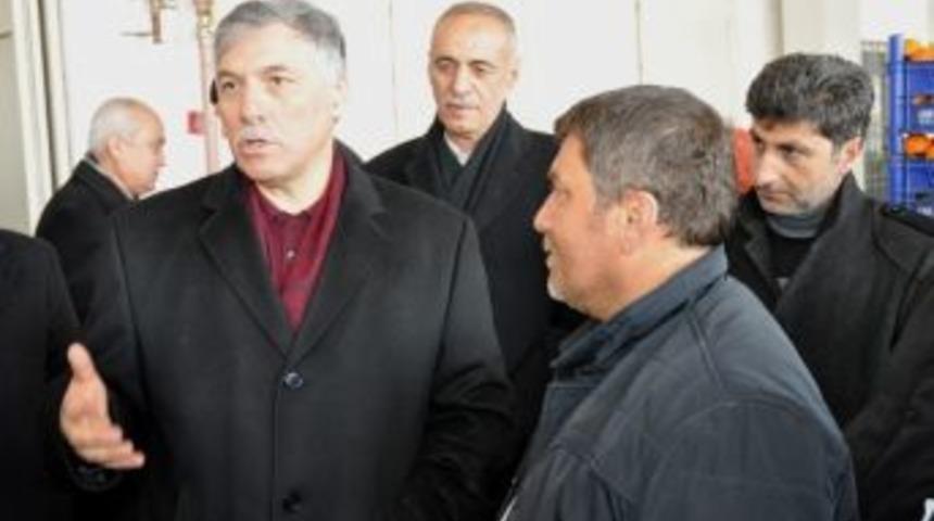 Erkal, Yaş Sebze Ve Meyve Halini Ziyaret Etti