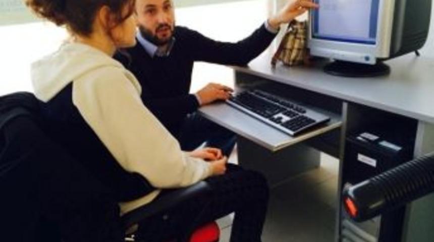 Engellilere Santral Operat&ouml;rl&uuml;ğ&uuml; Eğitimi