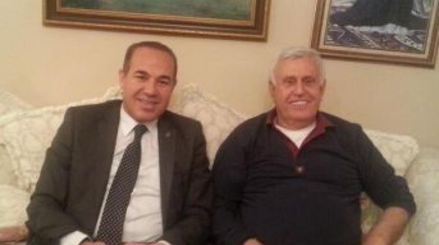 S&ouml;zl&uuml;, Mhp'nin Hatay Adayı Aslan&rsquo;ı Evinde Ziyaret Etti