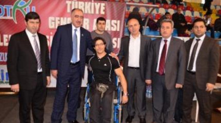 Gen&ccedil;ler Bilek G&uuml;reşi B&ouml;lge Şampiyonası Yapıldı