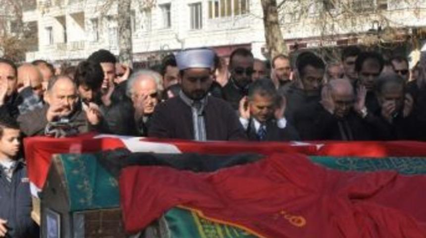 Kaleci Antren&ouml;r&uuml; Hasan Koşar Son Yolculuğuna Uğurlandı