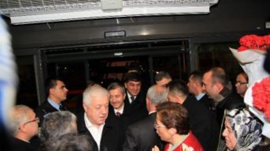 Gaziantep İl&ccedil;e Belediye Başkan Adaylarına &Ccedil;oşkulu Karşılama