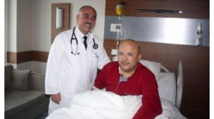 Ak Partili Başkan &Ccedil;oban&rsquo;ı Chp&rsquo;li Rakibi Dr. Ecer Muayene Etti