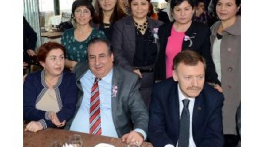 &Ouml;zcan, Meclis &Uuml;yeliğine Aday Adayı Olan Kadınlarla Bir Araya Geldi