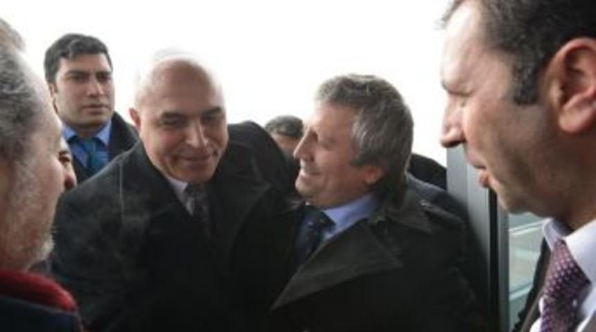 Ali Korkut&rsquo;a B&uuml;y&uuml;k Coşku