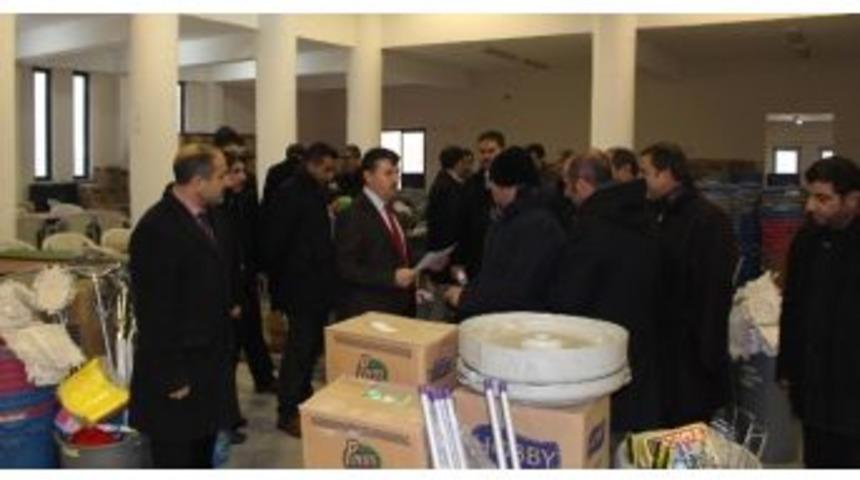 Okullara Temizlik Malzemesi Dağıtıldı