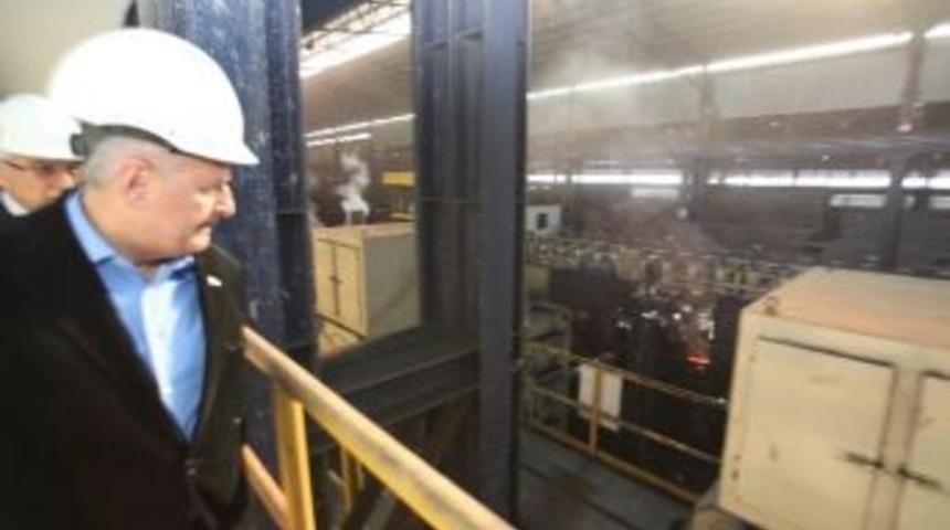 Binali Yıldırım Fabrika İş&ccedil;ileriyle Birlikte Yemek Yedi