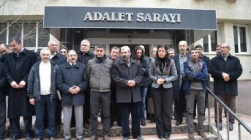 K&uuml;rt Derneklerine A&ccedil;ılan Dava 30 Mayıs&rsquo;a Ertelendi